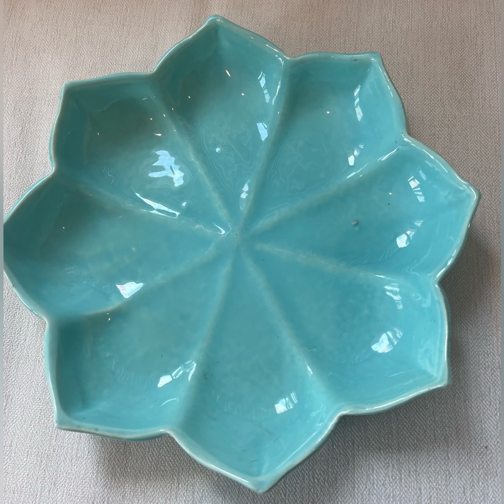 CALIFORNIA PACIFIC POTTERY Turquoise 8 Sided Petal Lotus Shape Serving Bowl
